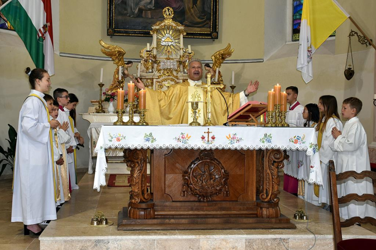 Veni Sancte tanévnyitó szentmise a szanyi Szent Anna Katolikus Általános Iskola és Óvodában 