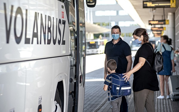 Május 1-től a Volánbusz járatain visszaáll az első ajtós felszállási rend