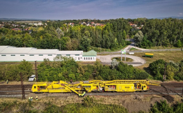 Három hétre teljesen megszűnik a vonatközlekedés a Győr-Budapest vonal felújítás alatt álló szakaszán