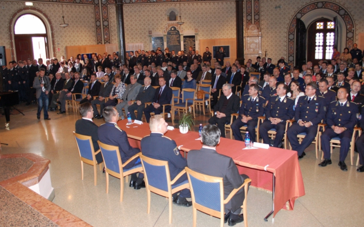 Rendőröket tüntettek ki Szent György nap alkalmából