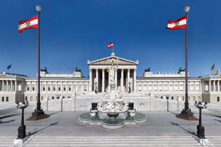 Osztrák választások – a Néppárt győzött, a második helyért szoros a verseny