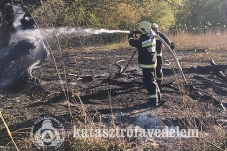 A tűzgyújtási tilalom ellenére sorban lobbantak fel a szabadtéri tüzek a húsvéti hétvégén