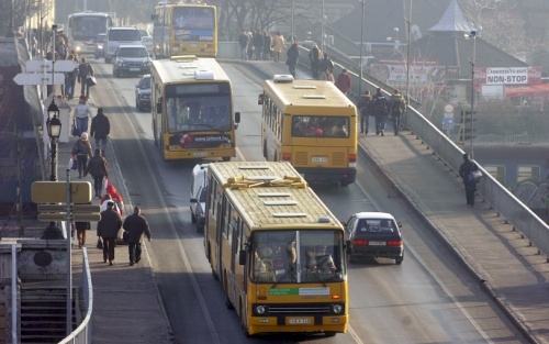 A Baross híd lezárása miatt változott az autóbuszok menetrendje
