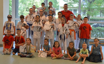 Könnyek és karate érmek Újbudán