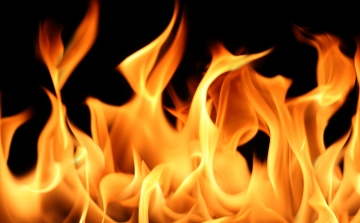 A segélyhívást fogadó tűzoltók hibáztak a szolnoki halálos tűzeset idején