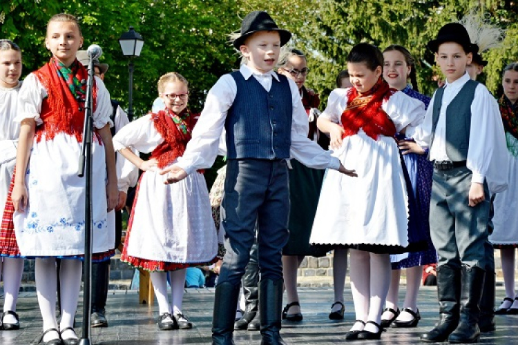 Pótbeiratás a kapuvári néptánciskolába