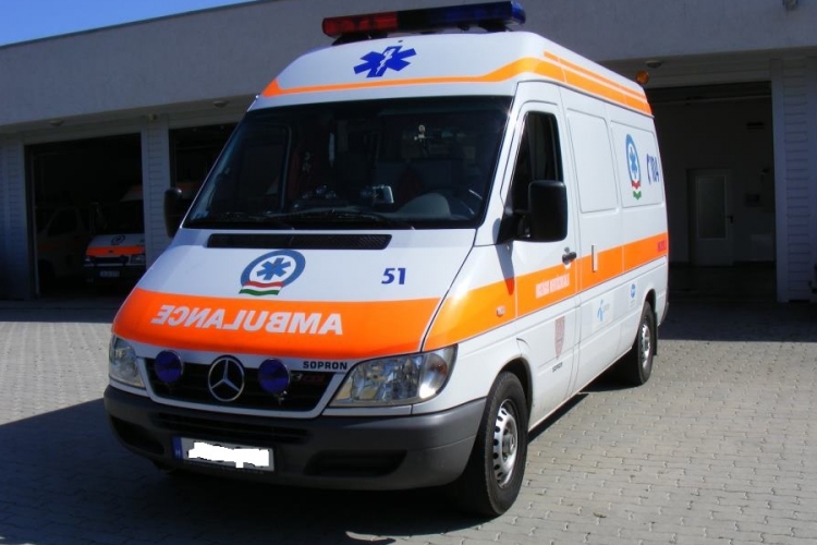 Keserűen humoros felhívásban keres munkatársakat a soproni mentő