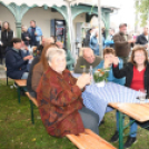 Őszi mulatság Szanyban a kastély udvarán.