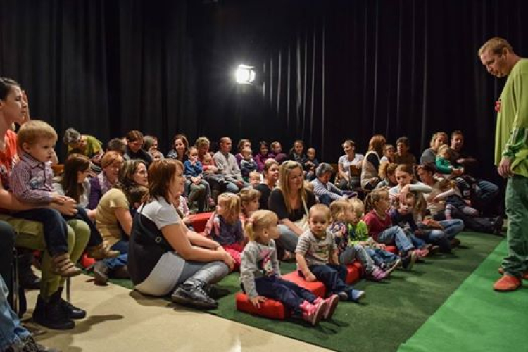 Cini-cini muzsika - Vaskakas Bábszínház előadása