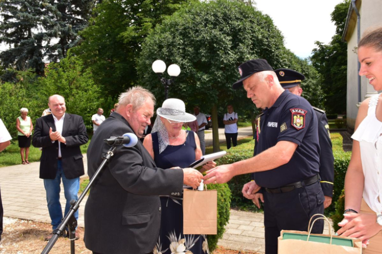 Tűzoltószertár és elismerések átadása Vásárosfaluban. (2022. 06. 25.)