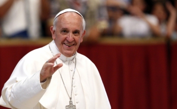 Ferenc pápa nem tervezi a papi cölibátus eltörlését