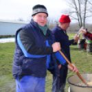 Az önkormányzat retró disznóvágása Vágon