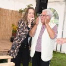 Őszi mulatság Szanyban a kastély udvarán.