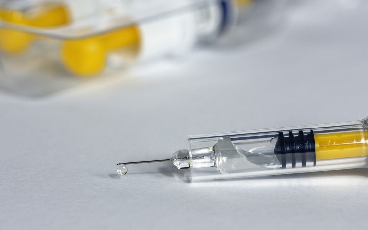 Megérkezett az orosz vakcina beszerzéséről szóló szerződéstervezet