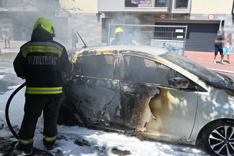 Mi a teendő, ha kigyullad egy elektromos autó?