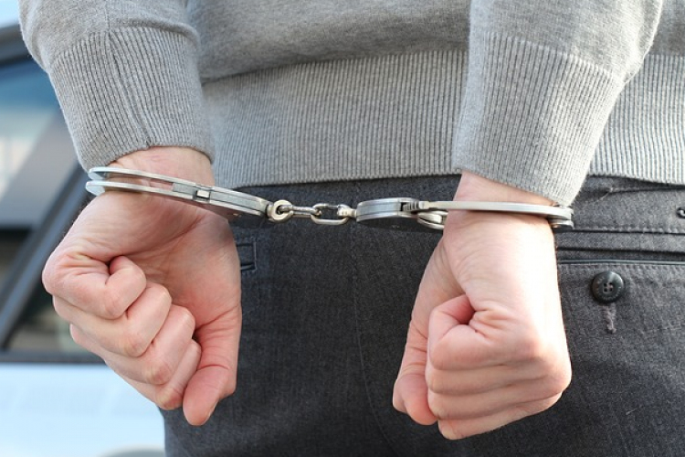 Elrendelték a a csornai pékséget kirabolni próbáló férfi letartóztatását 