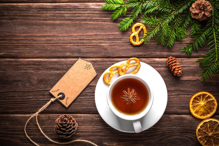 Feldíszített adventi ablakok Szanyban