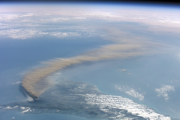 A hawaii Kilauea vulkán hamuját Mikronéziára sodorta a szél