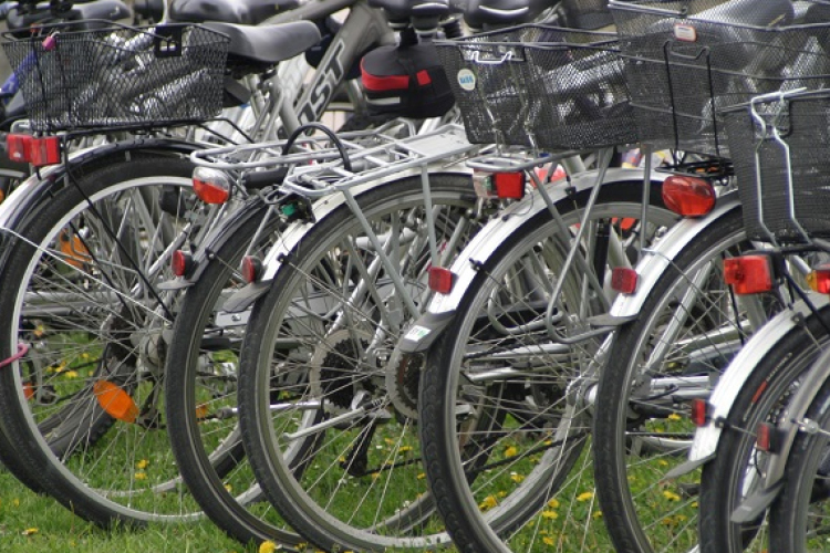 Változtak a kerékpáros közlekedés szabályai