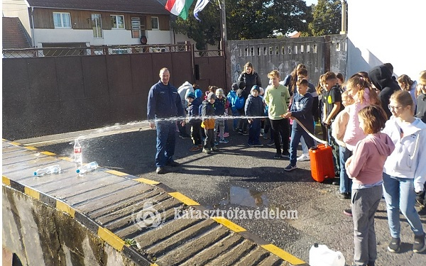 Nagy sikere volt a nyílt napnak a kapuvári tűzoltóságon