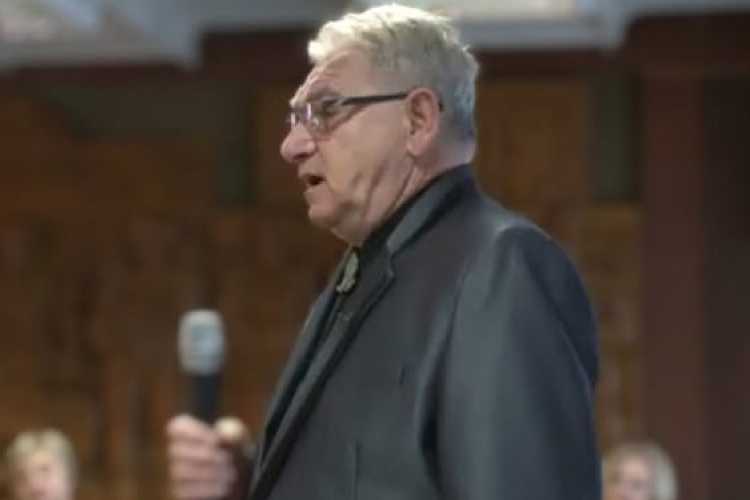 Háncs biztos úr és a havi netto ötszázezer