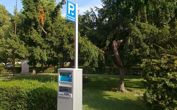2025 évi parkolóbérletek és parkolási díjak Csornán
