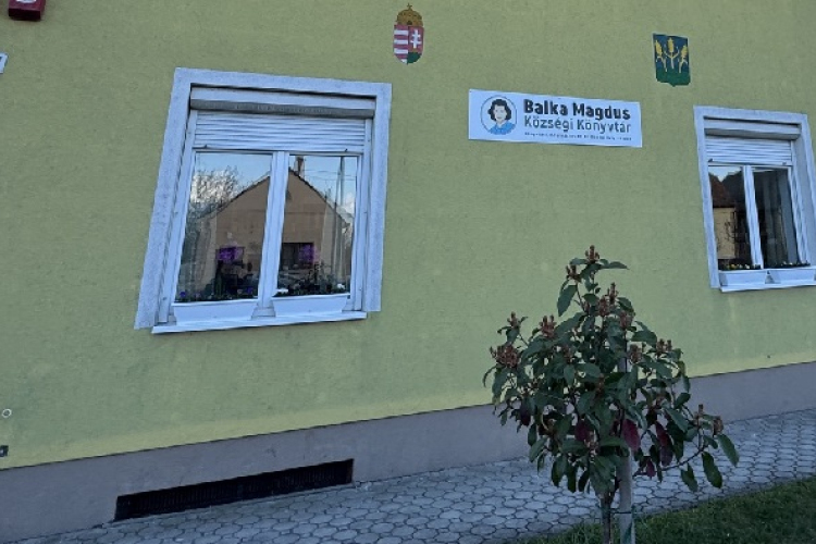 Új könyvtárat avattak Babóton