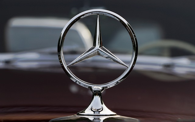 Ha szereti az old timer Mercedeseket, akkor ezt látnia kell!
