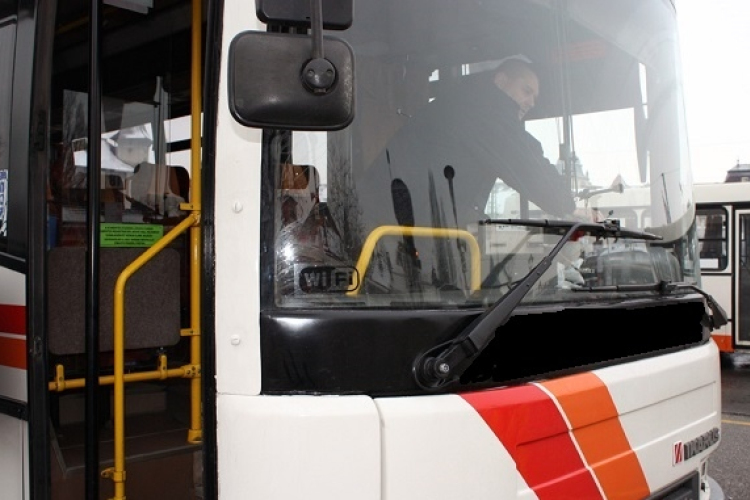 Elterelik a buszok útvonalát a fertődi vasúti átjáró felújításának idejére