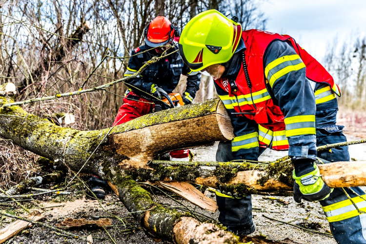 OKF: folyamatos a viharkárok felszámolása