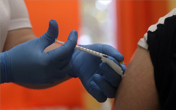 A jövő héttől választhatnak vakcinát az oltásra jelentkezők Szlovéniában