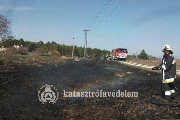 Közel a tavasz, újra fellobbannak a szabadtéri tüzek