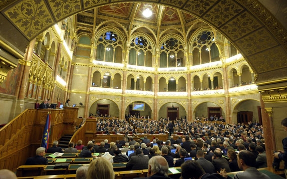 OGY - Döntött a parlament az újabb rezsicsökkentésről