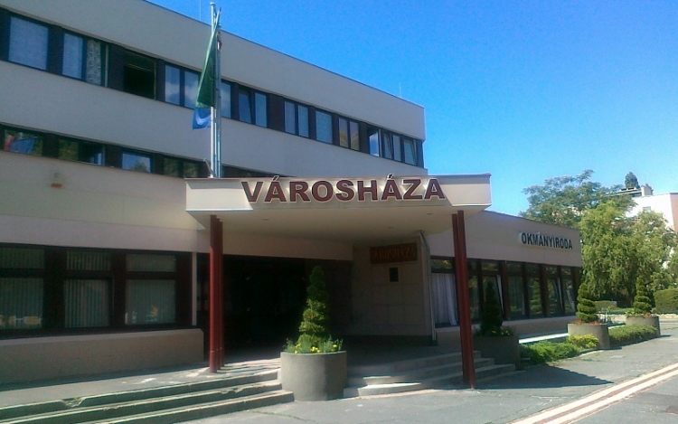 Jegyzői állást hirdetett a csornai önkormányzat