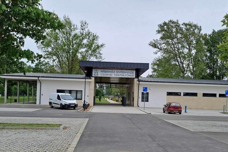 Kérdések a csornai termál tízmilliós marketing szerződésének részleteiről