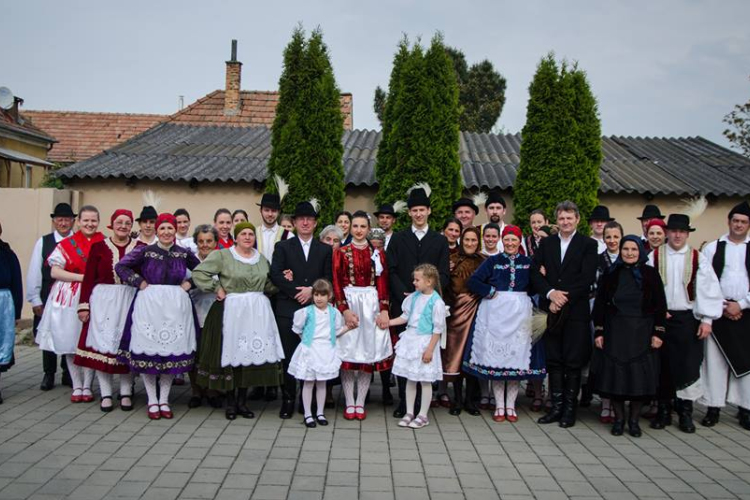 A vitnyédi Énekes Lenke néptáncegyüttes jubileumi műsora - videó