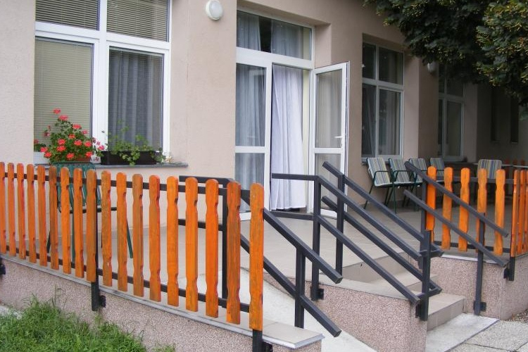 Vezetőt keresnek a csornai kistérségi szociális központ élére