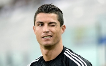 Cristiano Ronaldo még sokáig marad a Real Madridnál
