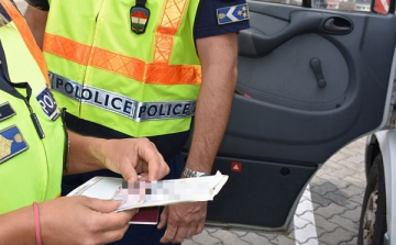 Ittas és körözött járművezetőt fogtak el a csornai rendőrök