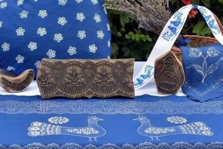 Kékre festett világ