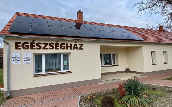 Rábatamásiban csökkentették az egészségház energiaköltségeit