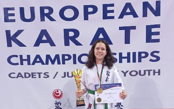 Kapuvári lány lett az év legjobb magyar ifi karate versenyzője