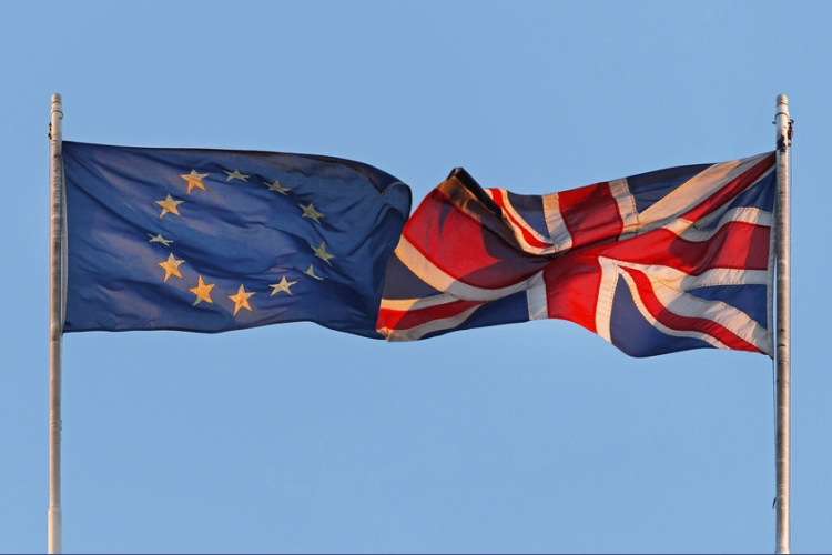 Brexit - Nagy-Britannia kilépése miatt kikerülhet az angol az Európai Unió hivatalos nyelvei közül