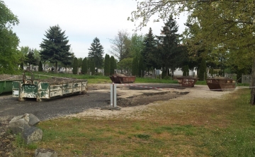 Még mindig zárva az Őrangyal temető parkolója