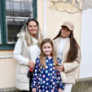Őszi mulatság Szanyban a kastély udvarán.