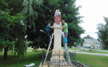 Színesen tért haza Győrsövényházra a Jó pásztor