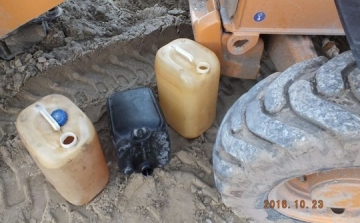 Munkagépekből lopta a gázolajat egy győrsövényházi és két enesei tolvaj