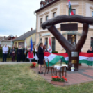 Megemlkékezés Szanyban a Kárpát- Haza- Emlékműnél a trianoni békediktátum 100. évfordulója alkalmából.