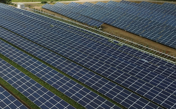 Szakmai szervezetek a napelemes beruházásokat korlátozó intézkedések enyhítését szorgalmazzák