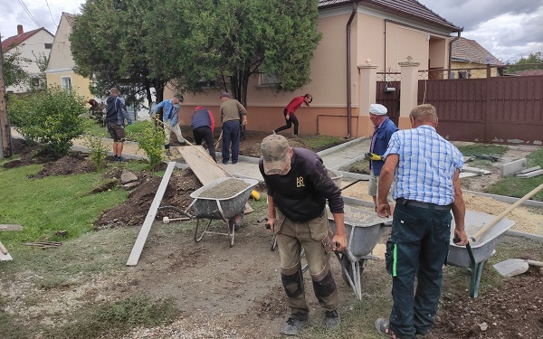 Szombaton is várják Rábatamásiban a dolgos kezeket